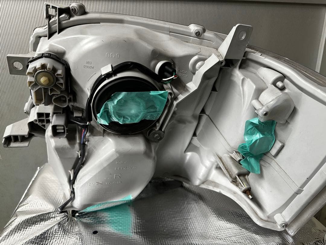 200系ハイエース純正LEDヘッドライト　インナーブラック加工左右セット