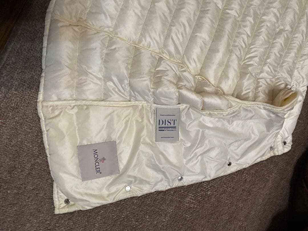 MONCLER :Lianeホワイトダウンベスト　size「1」　値下げ❗️