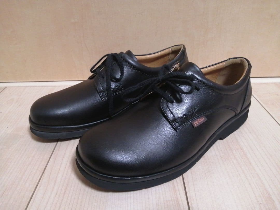 未使用 asics ペダラ 本革ウォーキングシューズ ブラック 23.5