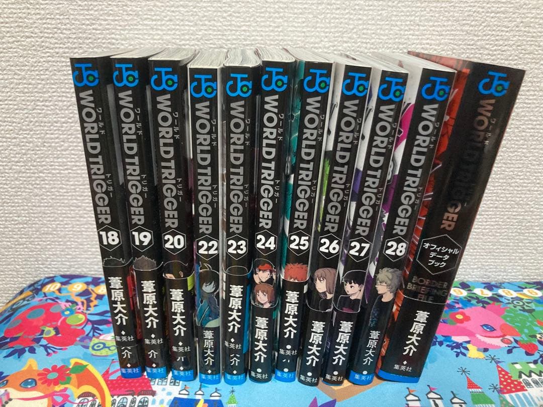 ワールドトリガー　全巻セット 1-28巻+オフィシャルブック　（21巻のみ不足）