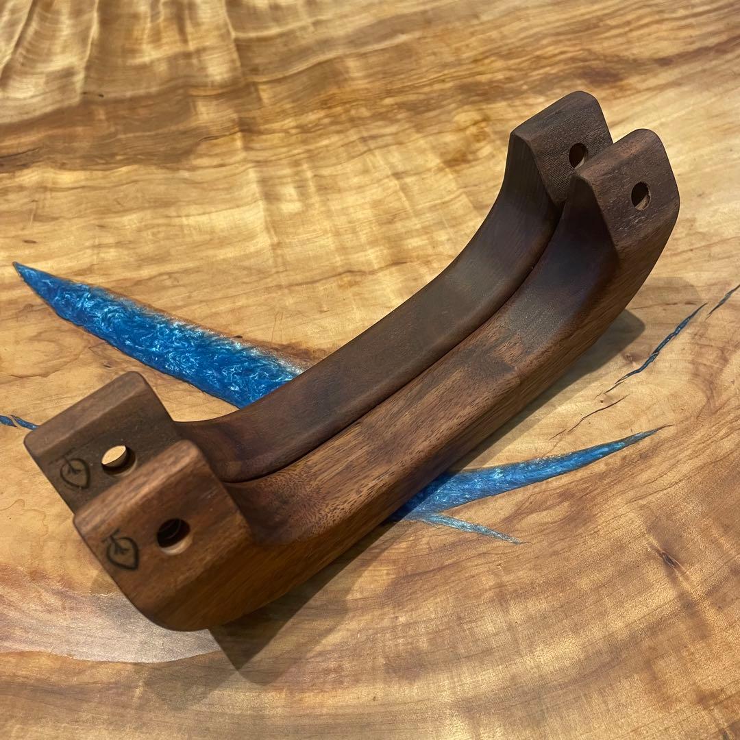 ハイエース用ウォールナットアシストグリップ　　後部座席用2個セット