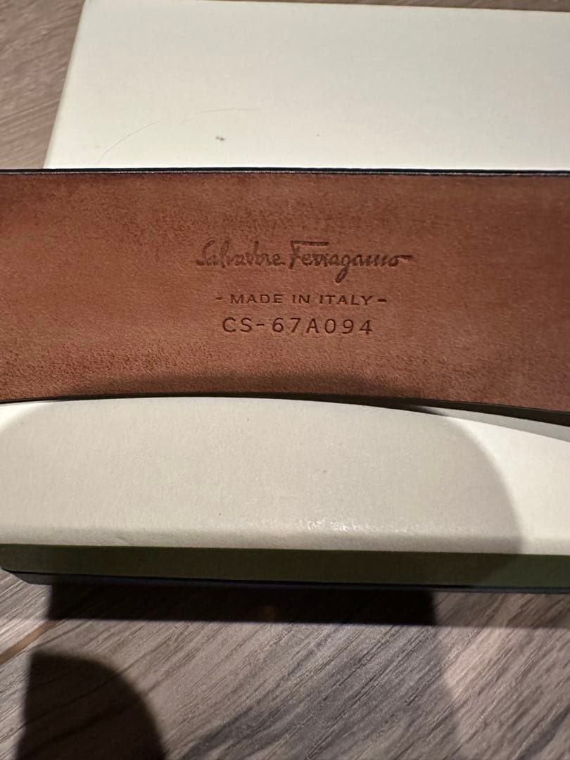 Salvatore Ferragamo オリーブグリーン ベルト