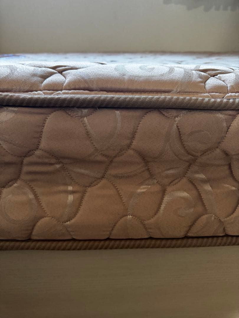 【1/8まで出品】シングルベッドフレーム +マットレス