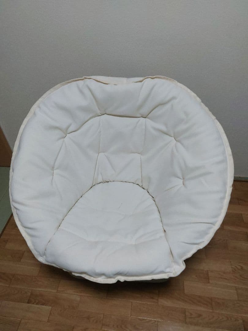 ⭐値下げしました⭐ ⭐再値下げ要相談⭐ホワイトクッション折りたたみチェア