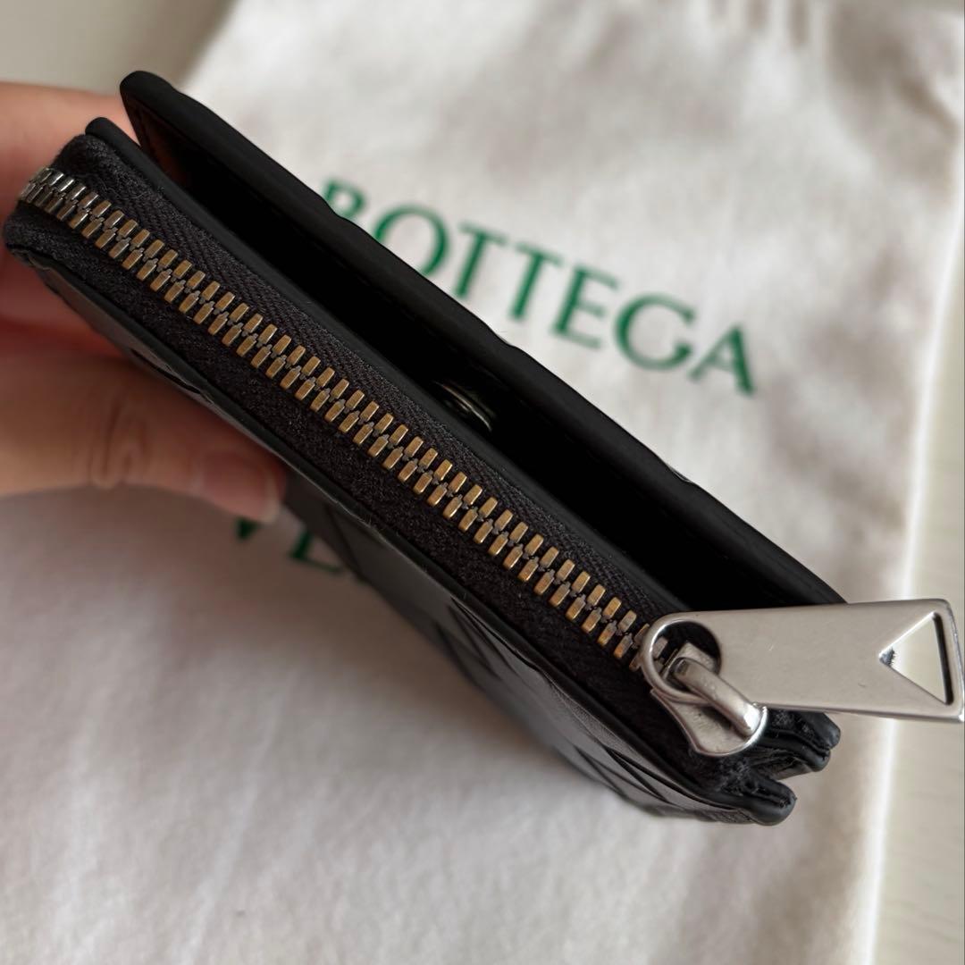ボッテガヴェネタ　二つ折り財布