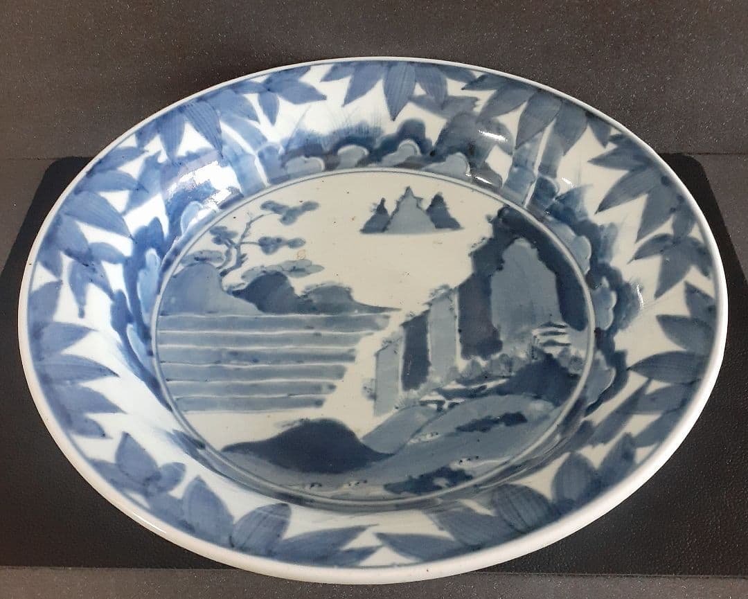 【名品】江戸時代中期　古伊万里　染付　山水に竹の図　34.1cm　兜鉢