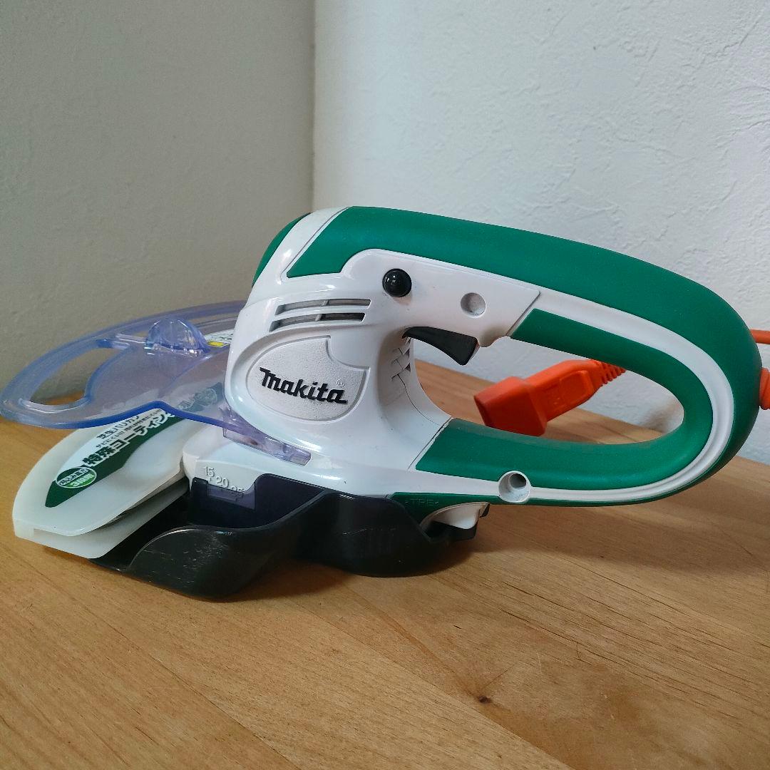 マキタ　芝生バリカン　刈幅　　160mm MUM1600