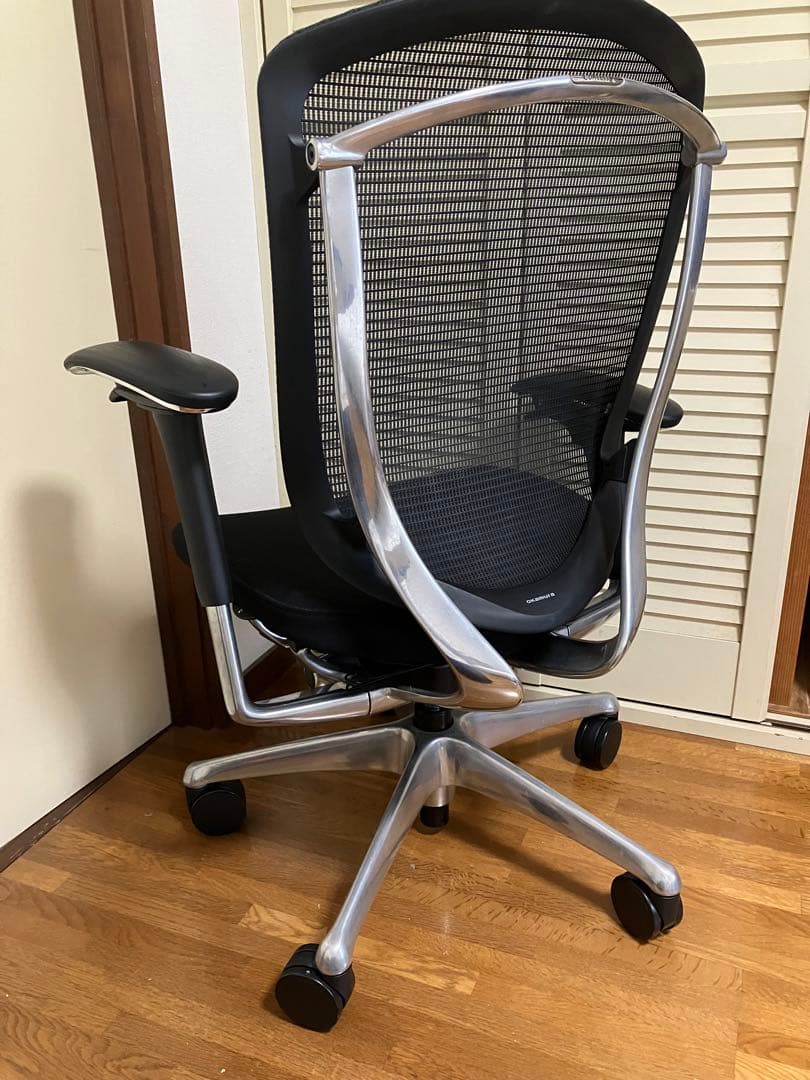 オカムラ　コンテッサセコンダ