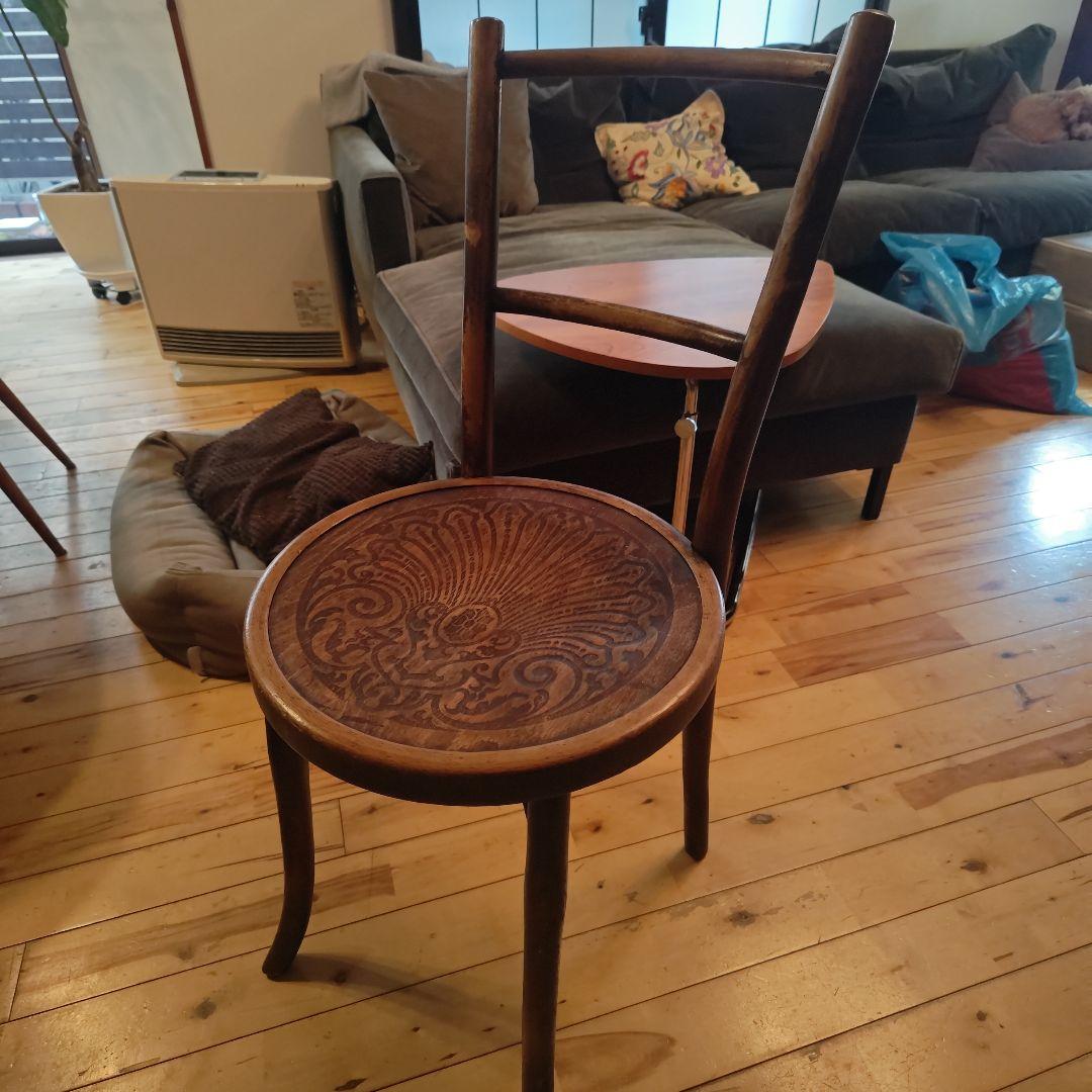 アンティーク　イギリス製　 木製椅子 彫刻入り