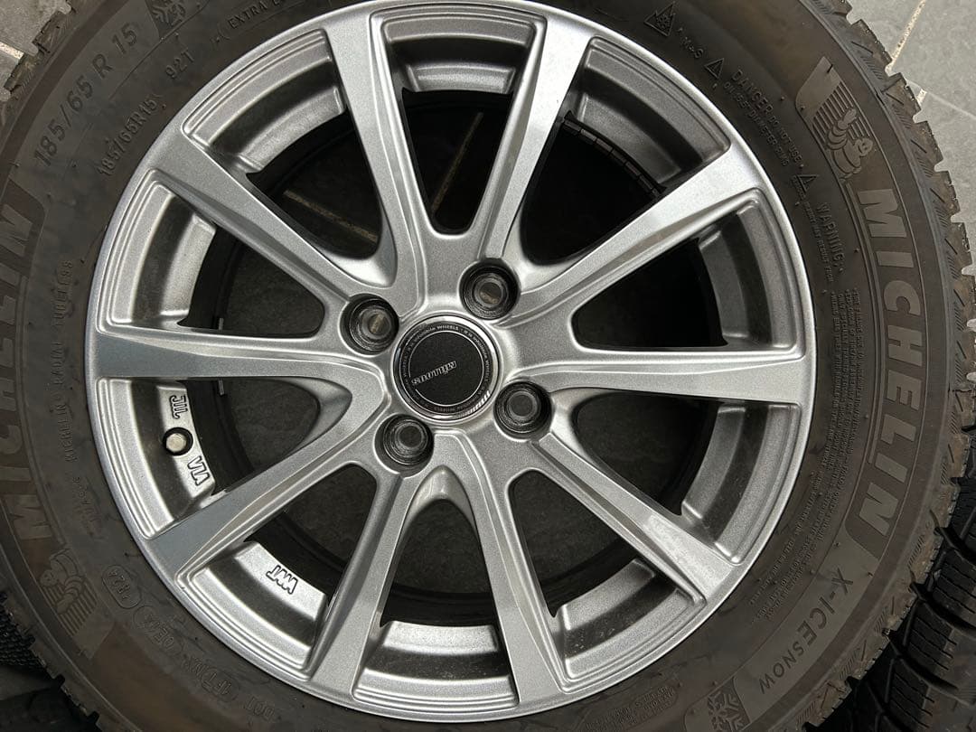スタッドレスタイヤ 185/65 R15 5スポークホイールセット
