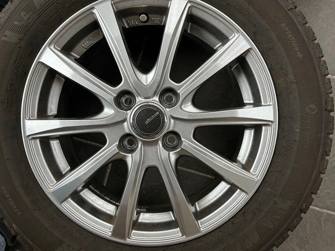 スタッドレスタイヤ 185/65 R15 5スポークホイールセット