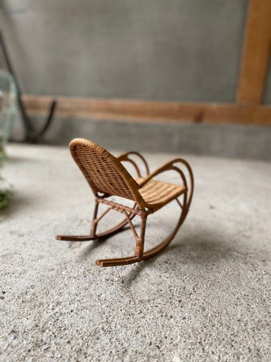 ビンテージ  ラタン 小さなロッキングチェア