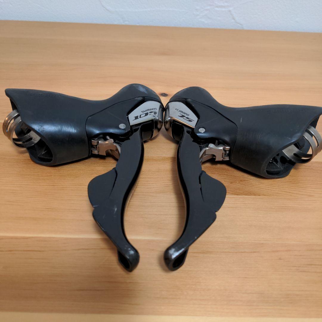 ST-5700 105 2x10s シマノ　新品ブラケットカバー