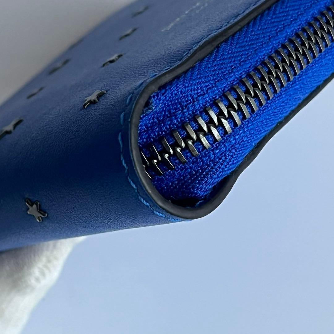 YoU-K ✨　JIMMY CHOO 　ラウンドジップ　財布　青　スタッズ