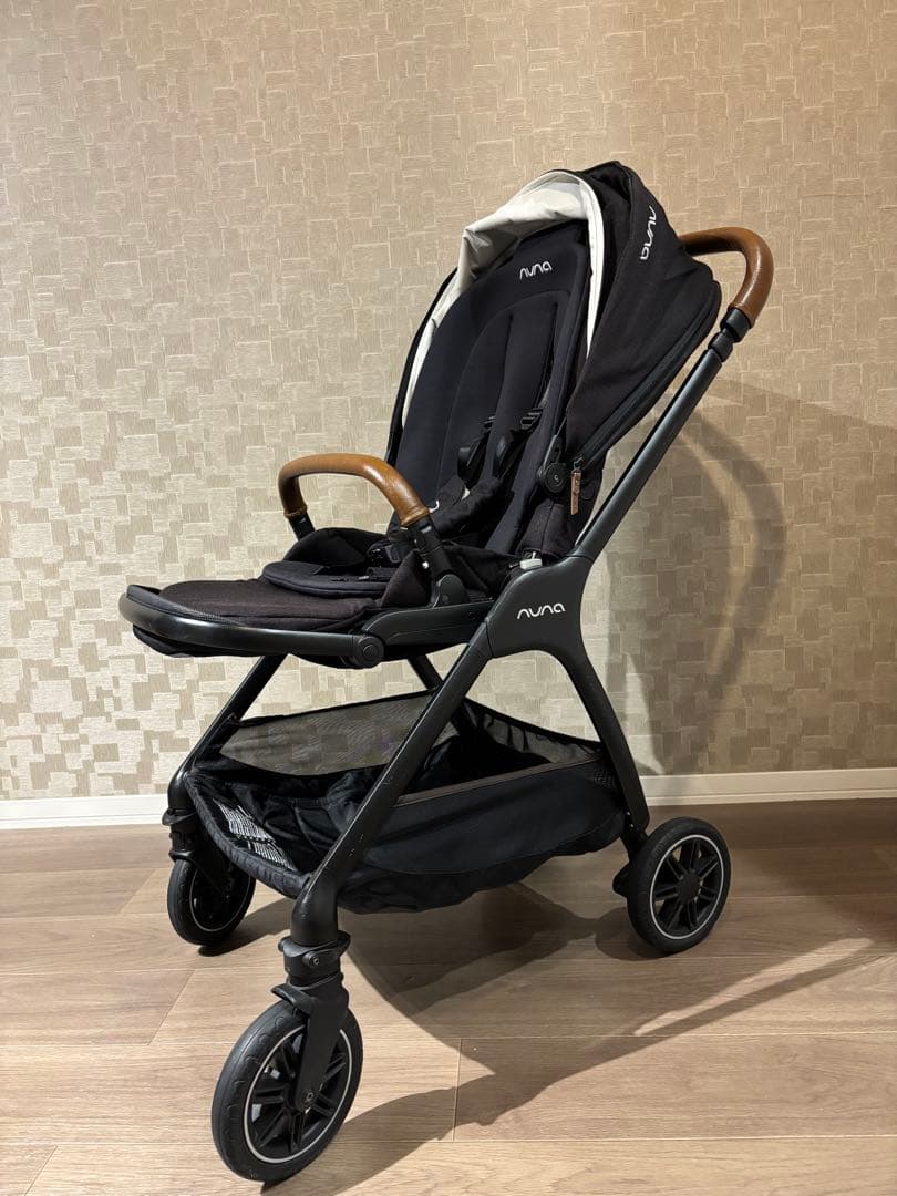 【nuna triv 】フットマフ付き