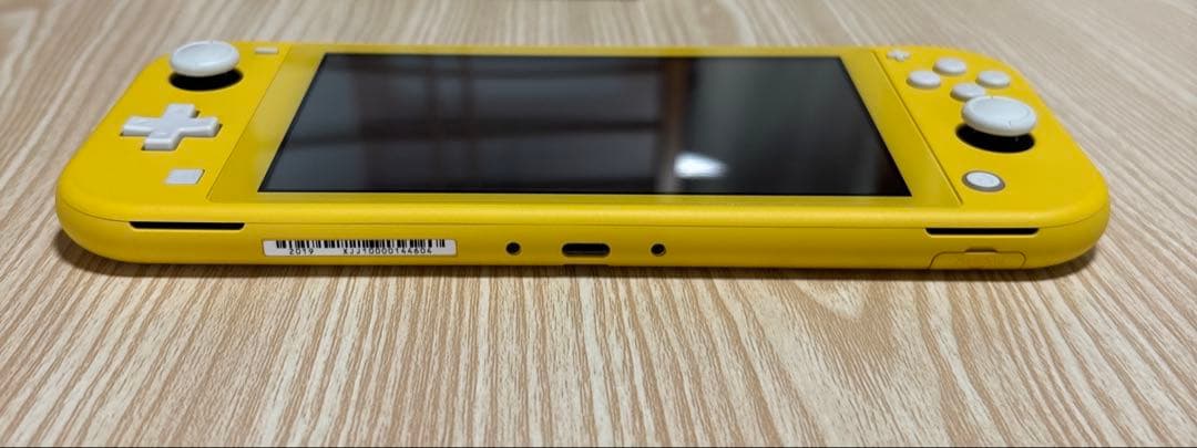 初期化済み　美品　Nintendo switch light 充電器付き