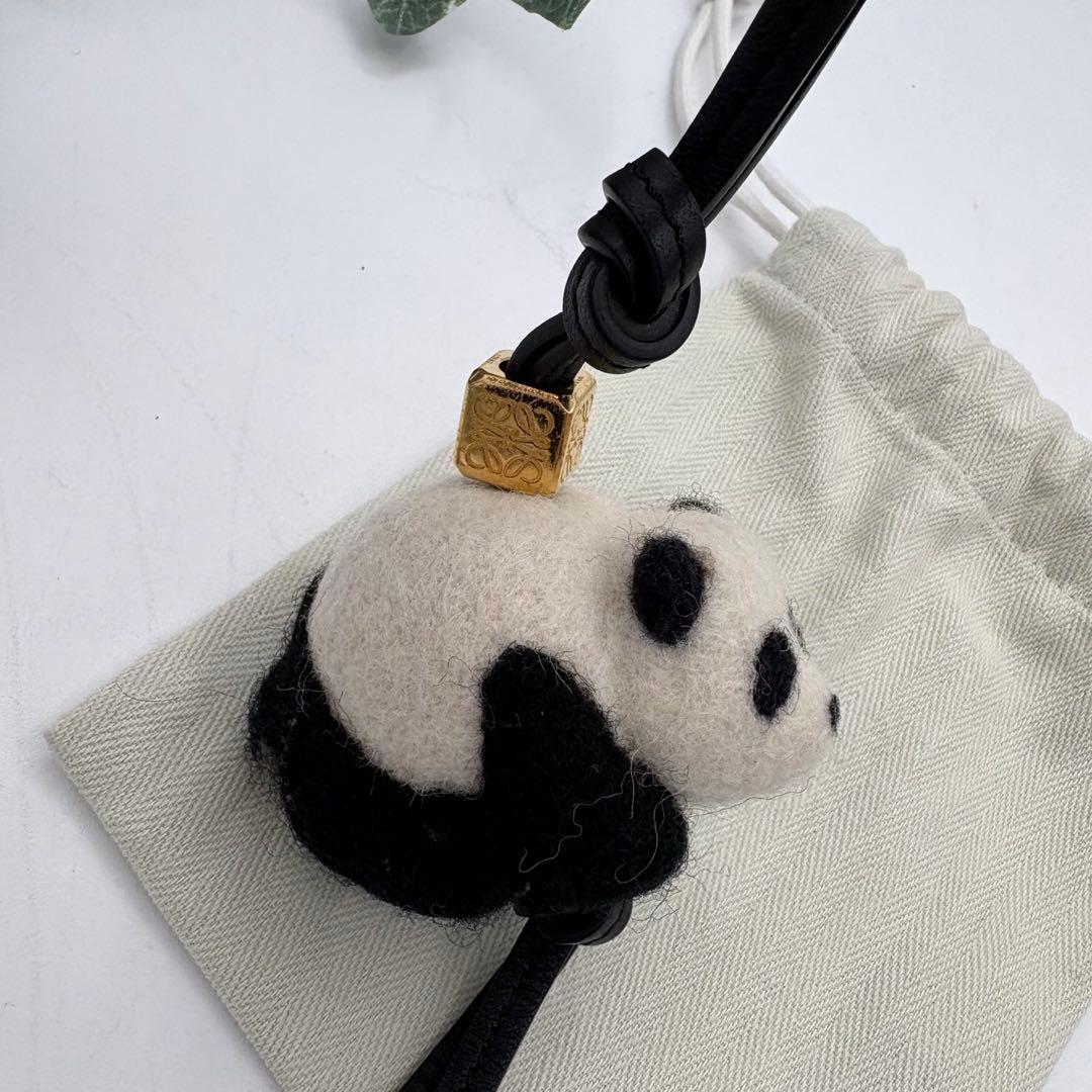 【♡hami様】ロエベ　パンダ　チャーム