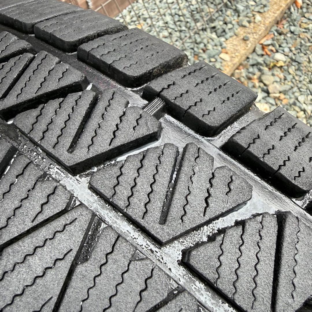 265/70R17ブリヂストンスタッドレスタイヤ４本ランクルプラドFJクルーザー