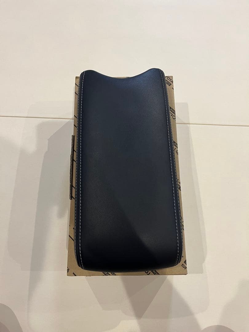 プリウス 30系　後期　純正レザーコンソールパッド　中古品