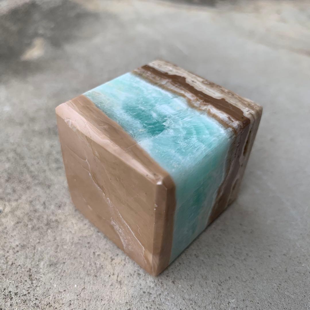 カリビアンブルーカルサイト　キューブ　スクエア　天然石　ヒーリングストーン