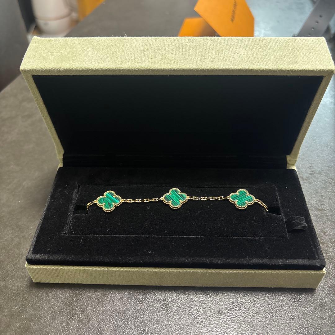 あ*い様 最終価格、グリーン クローバー型ブレスレット