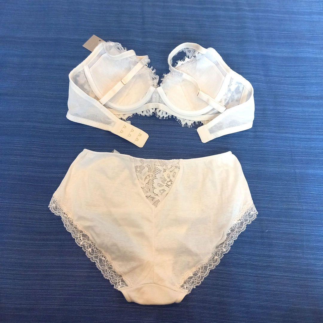 ★ワコールYue ブラジャーショーツセット D70 ベージュ 新品タグ付き