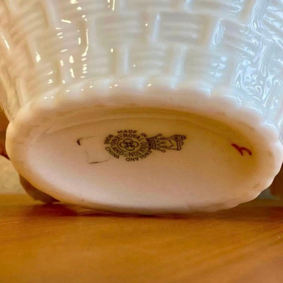   ロイヤルドルトン　陶花　飾り物　置物