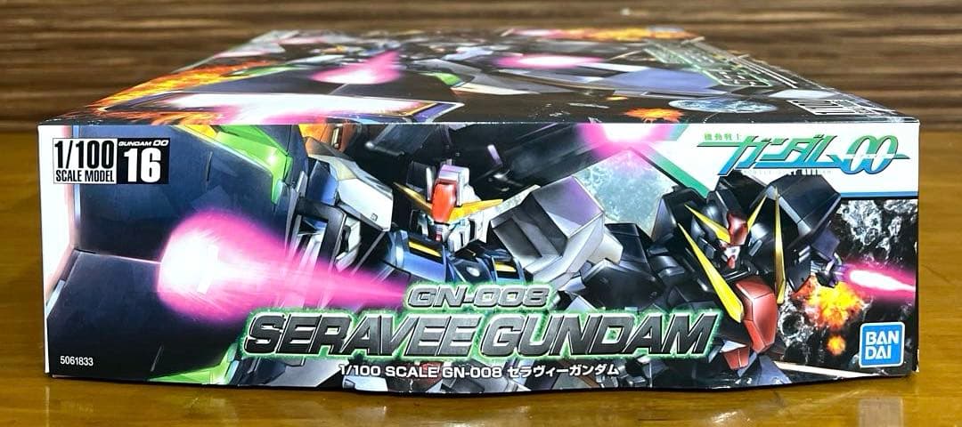 セラヴィーガンダム　GN-008　機動戦士ガンダム00　1/100　デカール付き