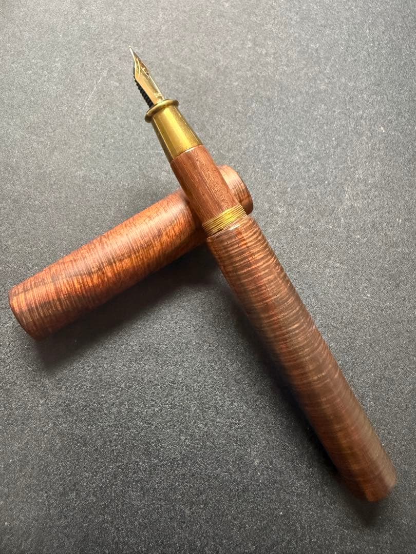 サイアミーズローズウッド　多色マイクロカーリー　万年筆　14金