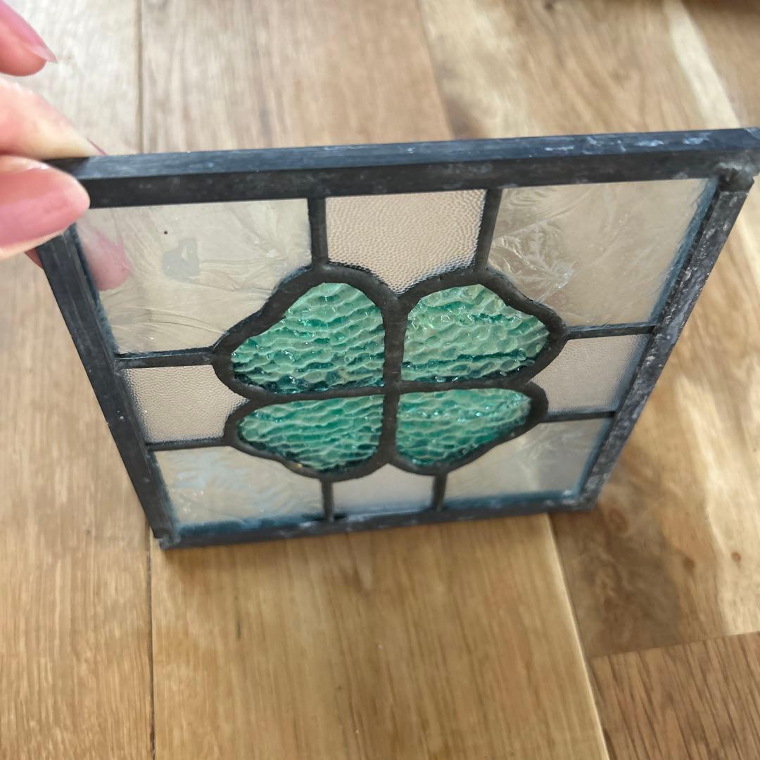 アンティーク風　輸入　ステンドグラス　ミニサイズ　ガラス　クローバー