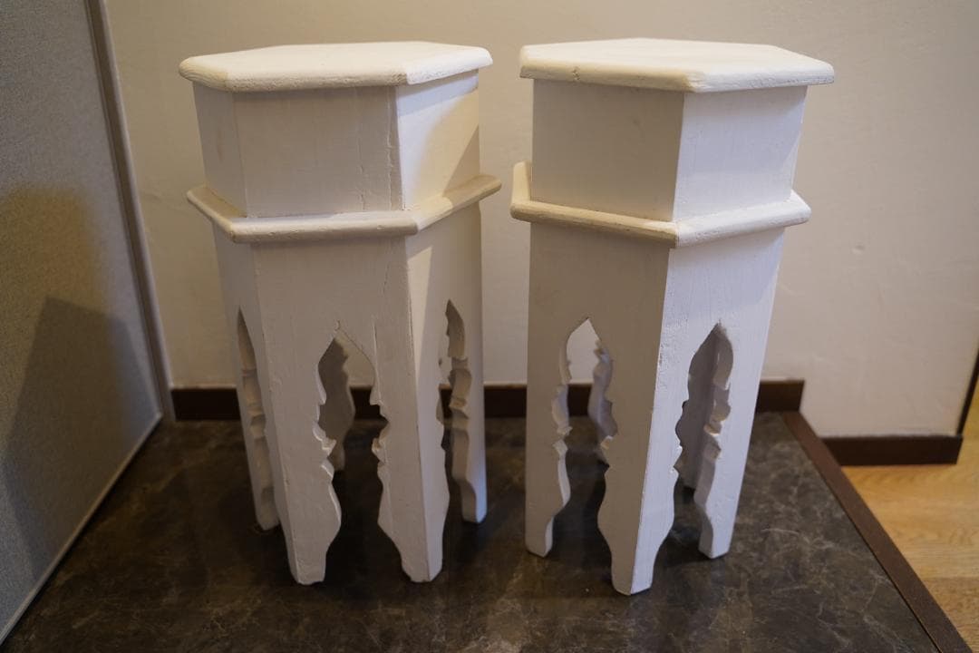 モロッコ雑貨 白い六角形木製フラワースタンド2個セット/サイドテーブル/スツール