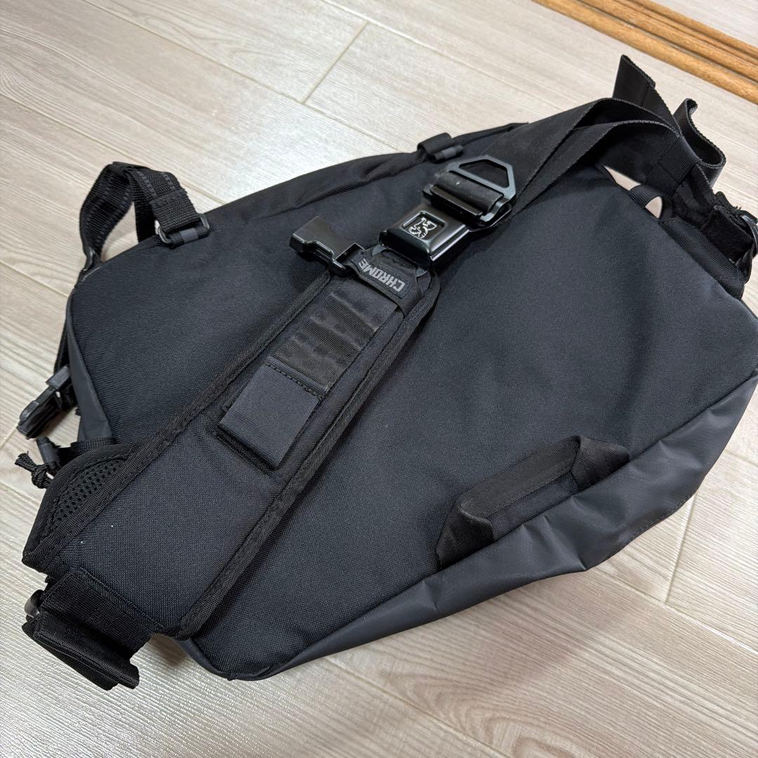 Chrome ブラック ボディバッグ