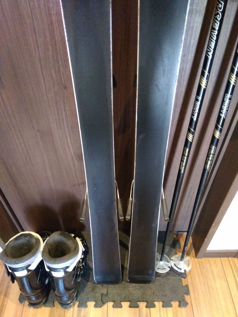 お買い得‼️CARVING/男女兼用/スキーセット・メンテ・WAX済み✔