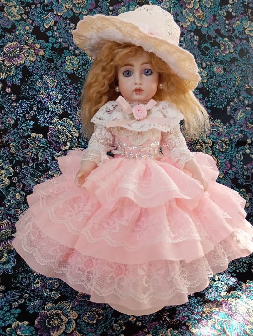 ビスクドール❤️小さな小さなブロンドモヘアのBruサークルドット❤️