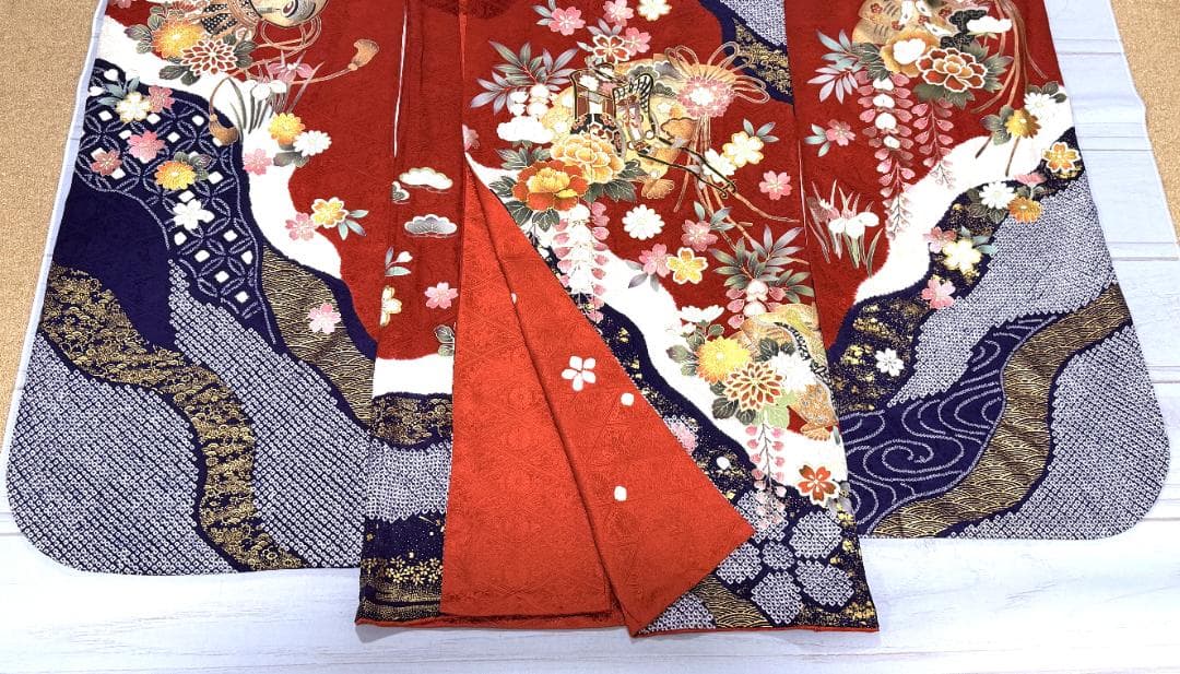 振袖１　御所車に絞り柄振袖と帯のセット　やまと　赤・紺　身丈１６５裄６９