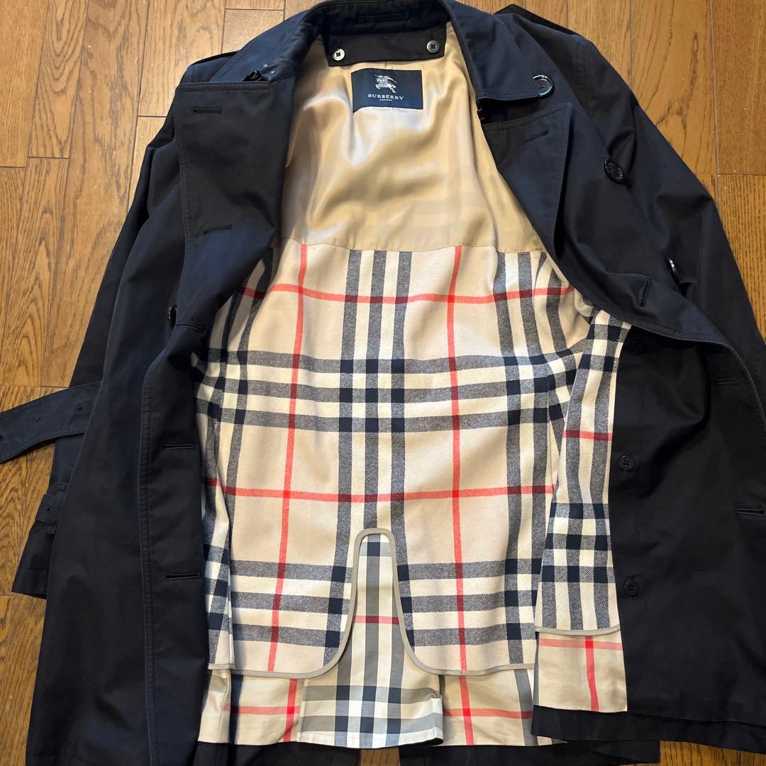 Burberryブラックトレンチコート