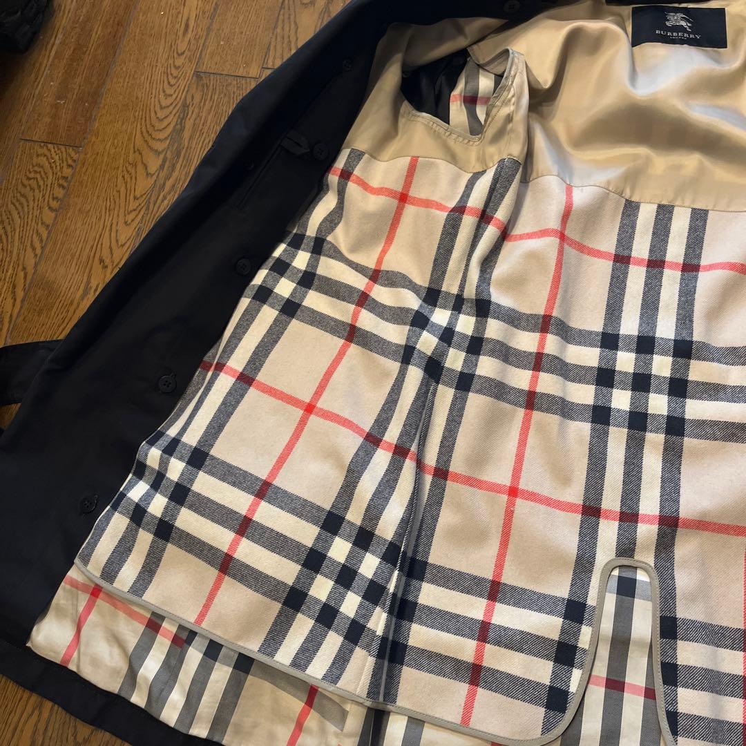 Burberryブラックトレンチコート