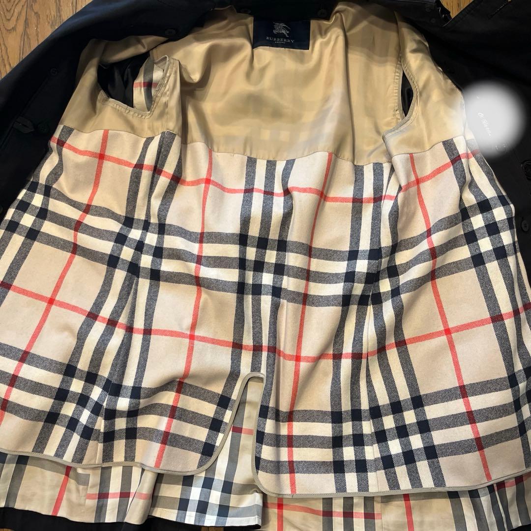 Burberryブラックトレンチコート