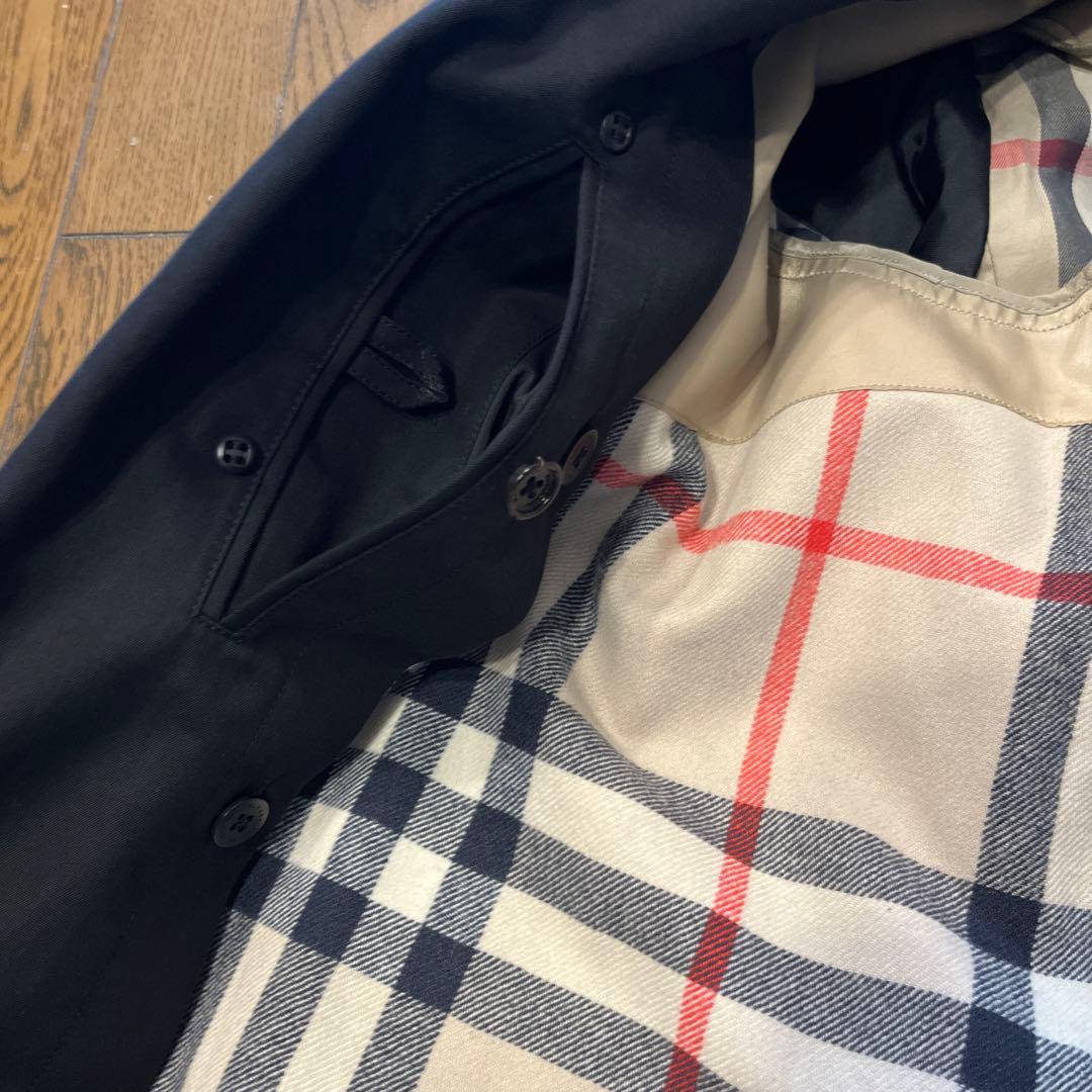 Burberryブラックトレンチコート