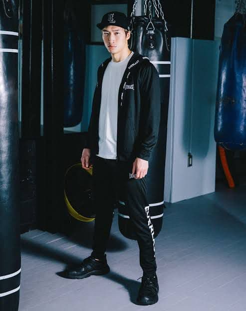 EVERLAST 安保瑠輝也コラボ　ジャージ上下　Tシャツ