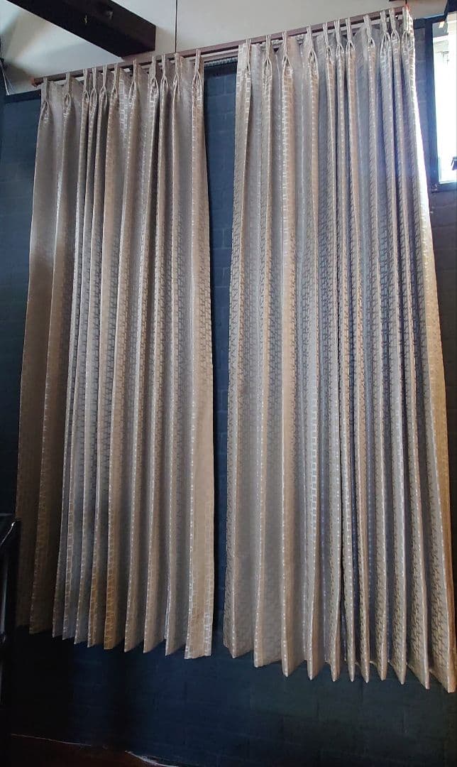 激安！希少！国内高級一流メーカー新品未使用現行モデル！大型両開き仕様-①　遮光