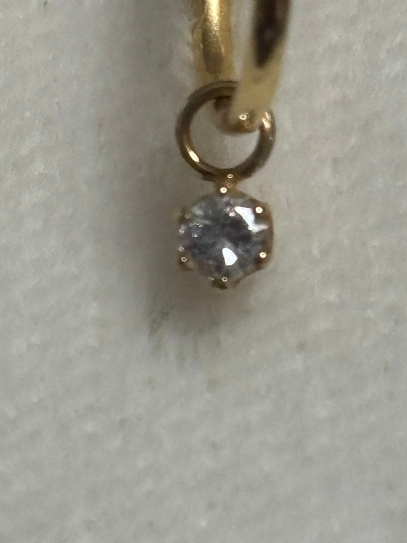 18Kフープピアスダイヤモンドチャーム付き