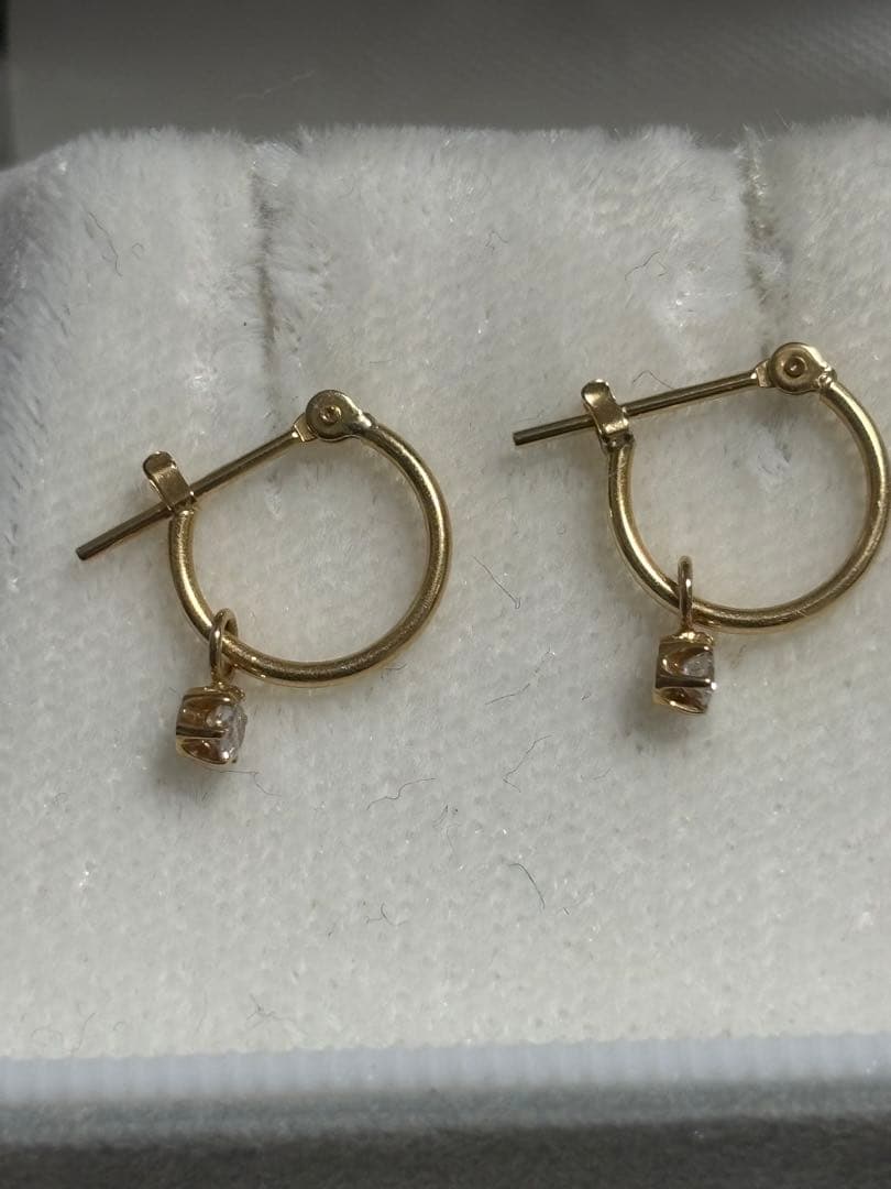 18Kフープピアスダイヤモンドチャーム付き