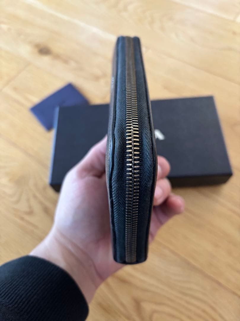 プラダ 長財布　大阪泉佐野りんくう店で購入