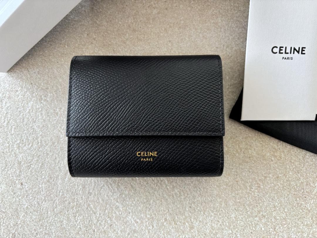 CELINEセリーヌ　スモールトリフォールドウォレット ミニ財布　ブラック