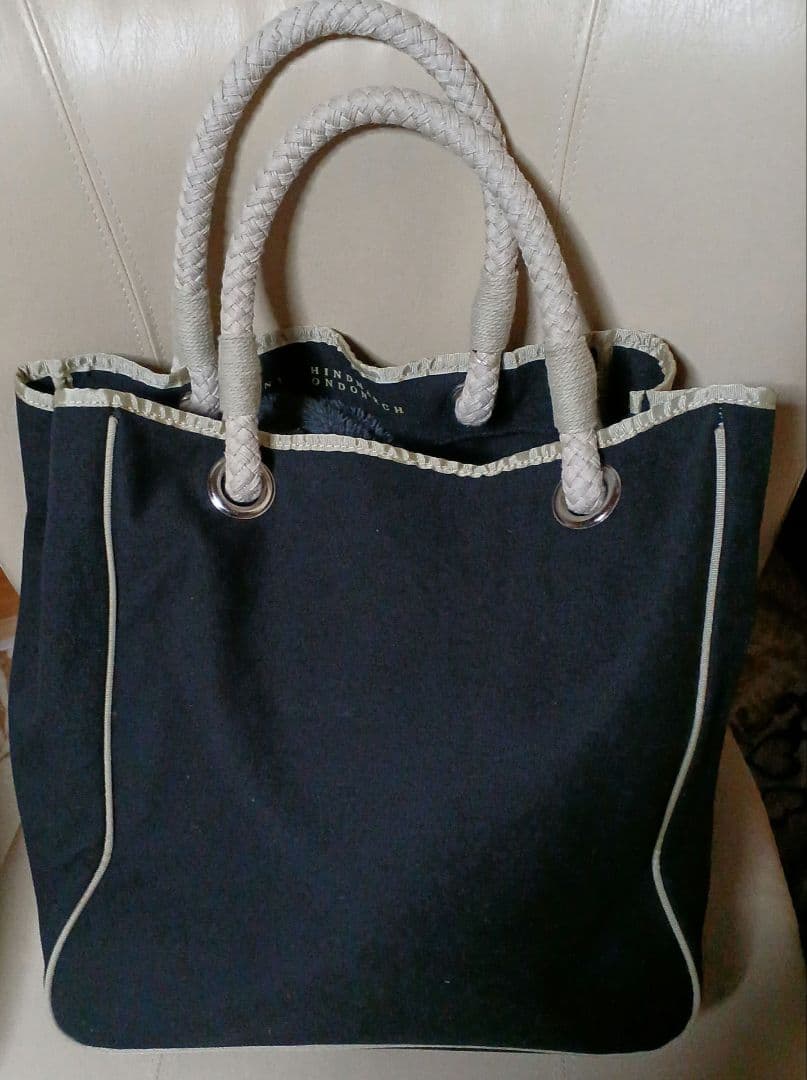 アニヤ・ハインドマーチ　I'm NOT A Plastic Bag トートバッグ