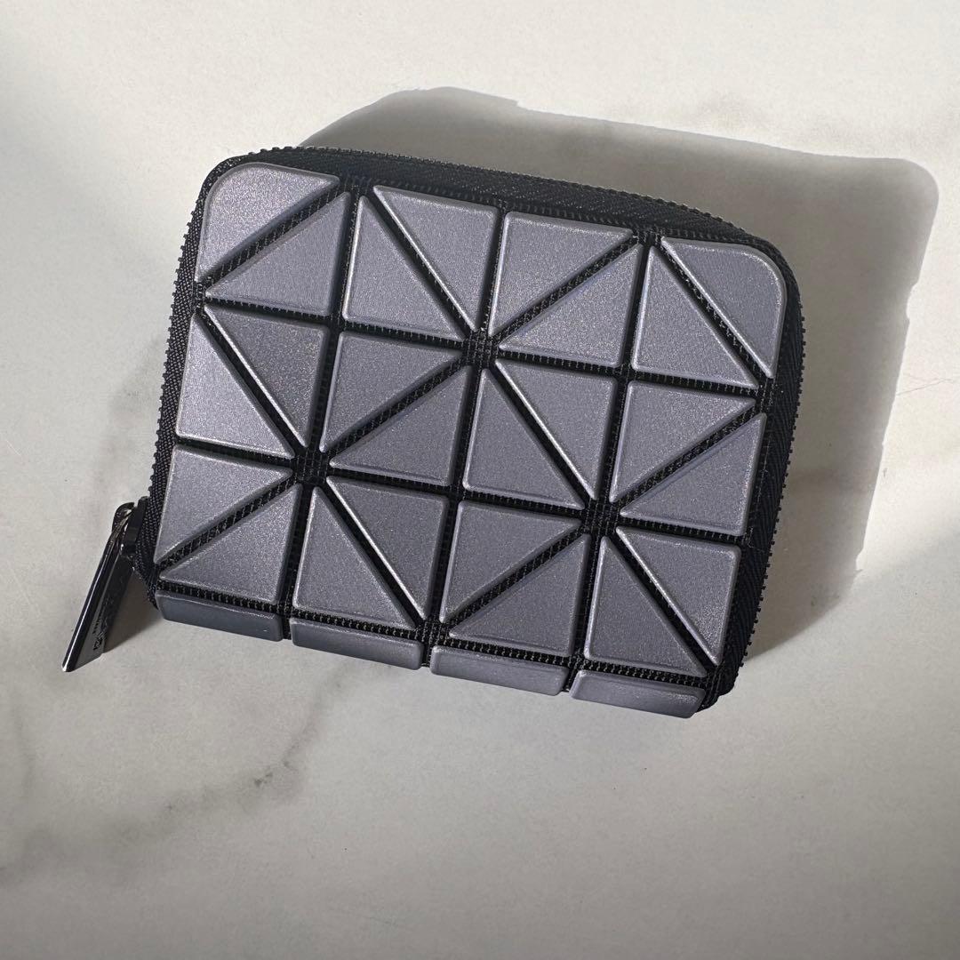 イッセイミヤケ バオバオ コンパクトウォレット ジップ グレー