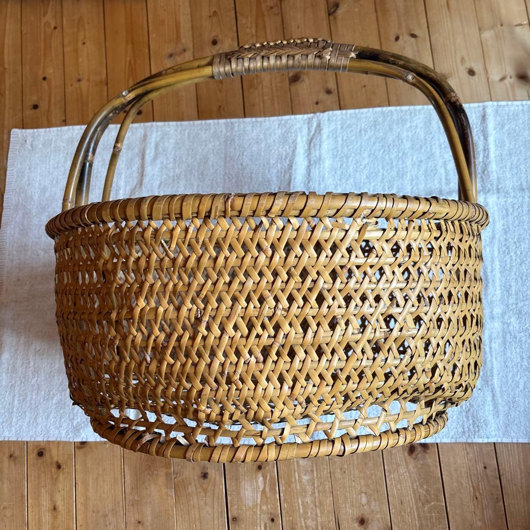 激レア　入手困難　根曲がり竹手籠　昭和レトロな逸品　￼ヴィンテージ　大きなサイズ