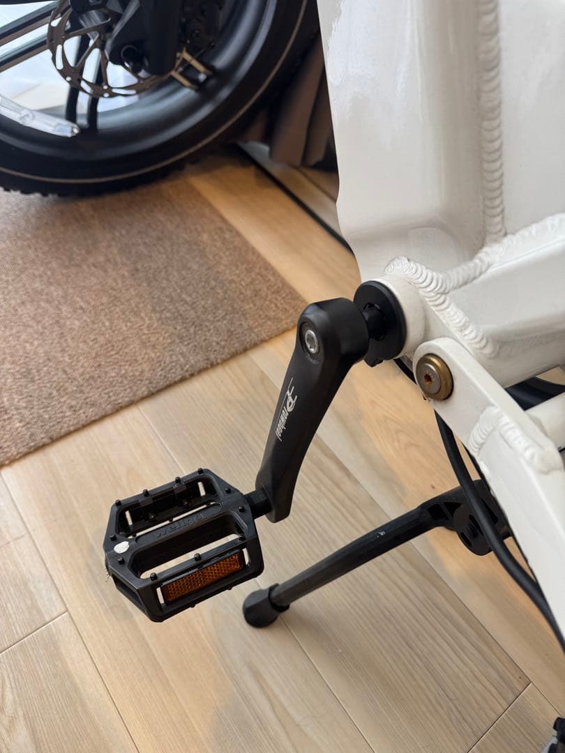 フローバイク　ホワイト　電動アシスト自転車 カゴ付き　FLOW