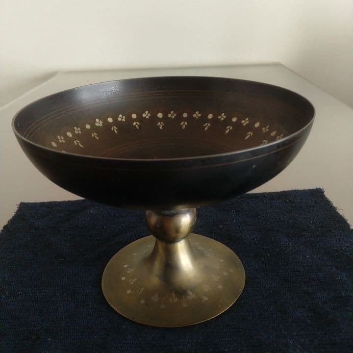 アンティークコンフォート⭐︎花模様の高脚 器⭐︎金属製⭐︎高さ約15㎝